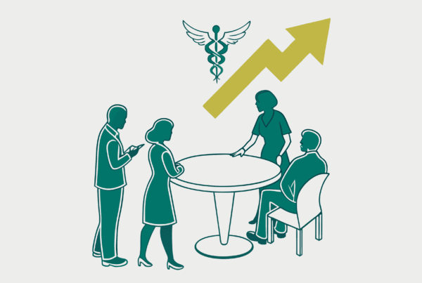 Four advisors collaborating at a round table, symbolizing SovDoc's expert roundup on orthopedic and post-surgical rehabilitation practice mergers and acquisitions, representing healthcare M&A consultation.